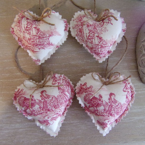 2 petits coeurs en tissu à suspendre TOILE DE JOUY rouge décoration de clé 7cm style campagne romantique French cottage hanging hearts