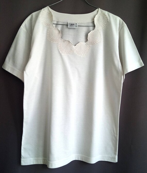 Vintage 80 Women's short-sleeved t-shirt in ecru … - image 2