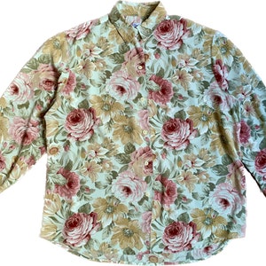 Vintage 90s women&#39;s vintage shirt long sleeve almond green floral print size S/M