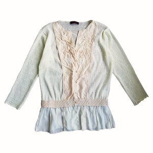 Vintage 90s blouse long sleeve in pleated muslin ecru beige pink gold bib and embroidered flowers V-neck Size 3 42