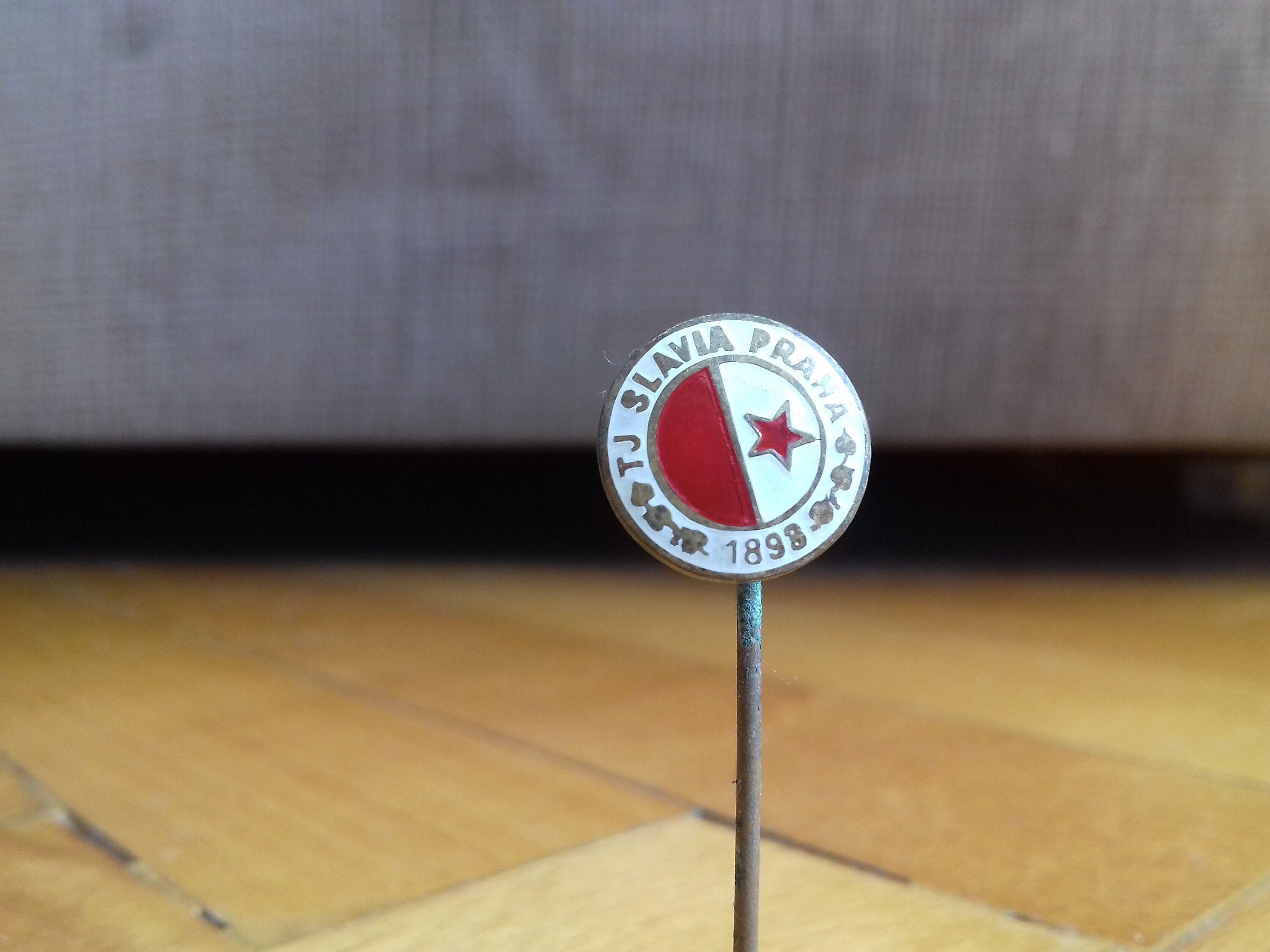 Sk Slavia Praha Czech Republic Badge Brooch Pin Accessories For