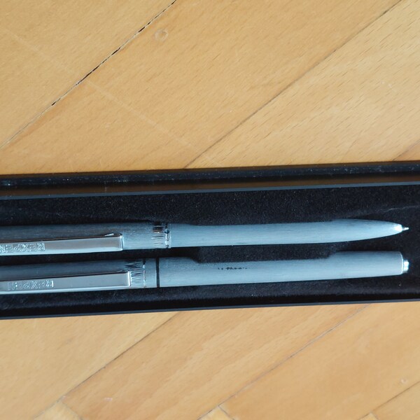 Vintage Rexpen  Silver color  Pens in original box