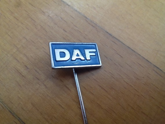 DAF Classic Logo Design Schriftzug Pin Badge KULT 