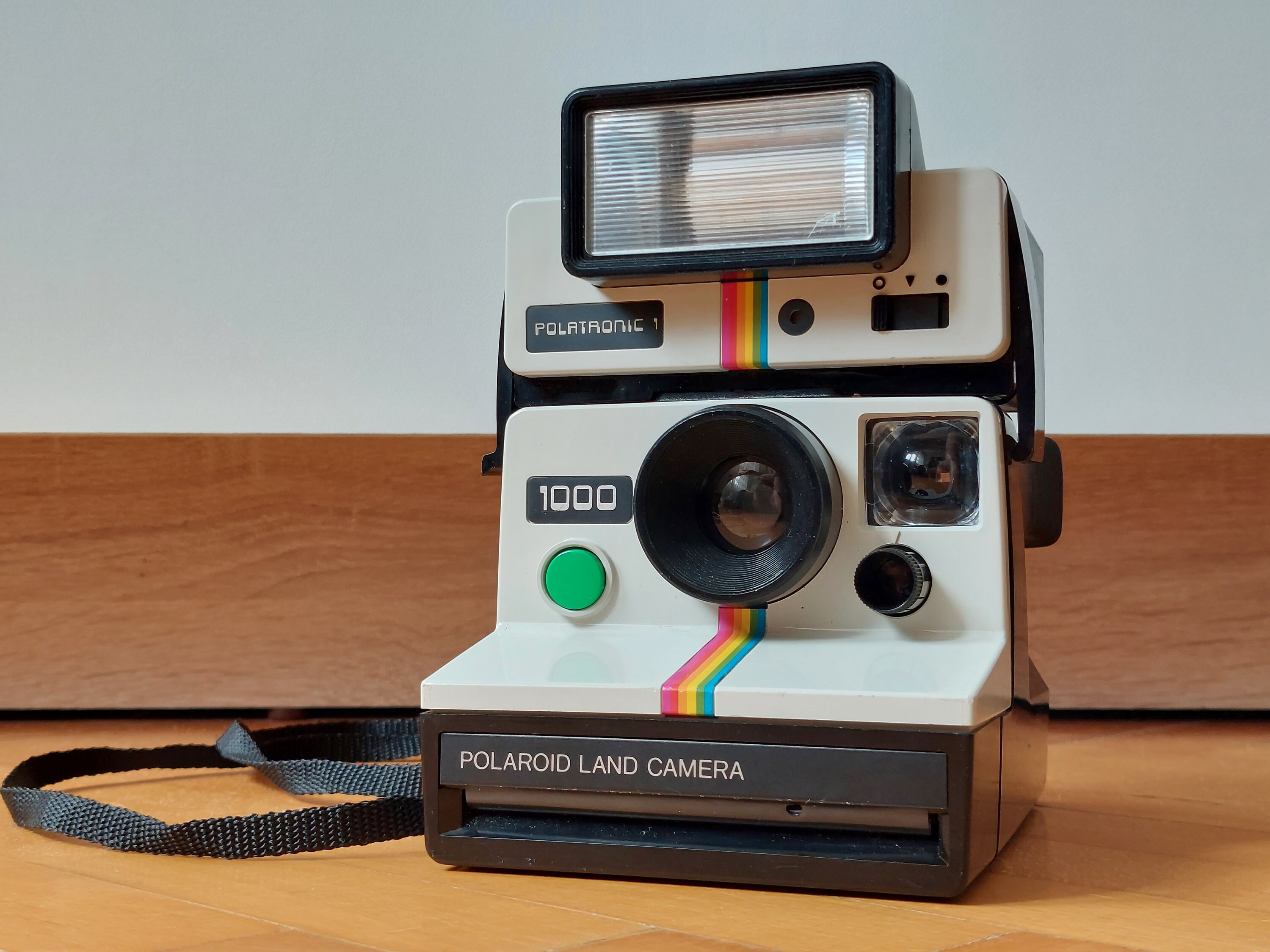 Vintage Polaroid 1000 Land Camera Made in Uk-green Button With - Etsy