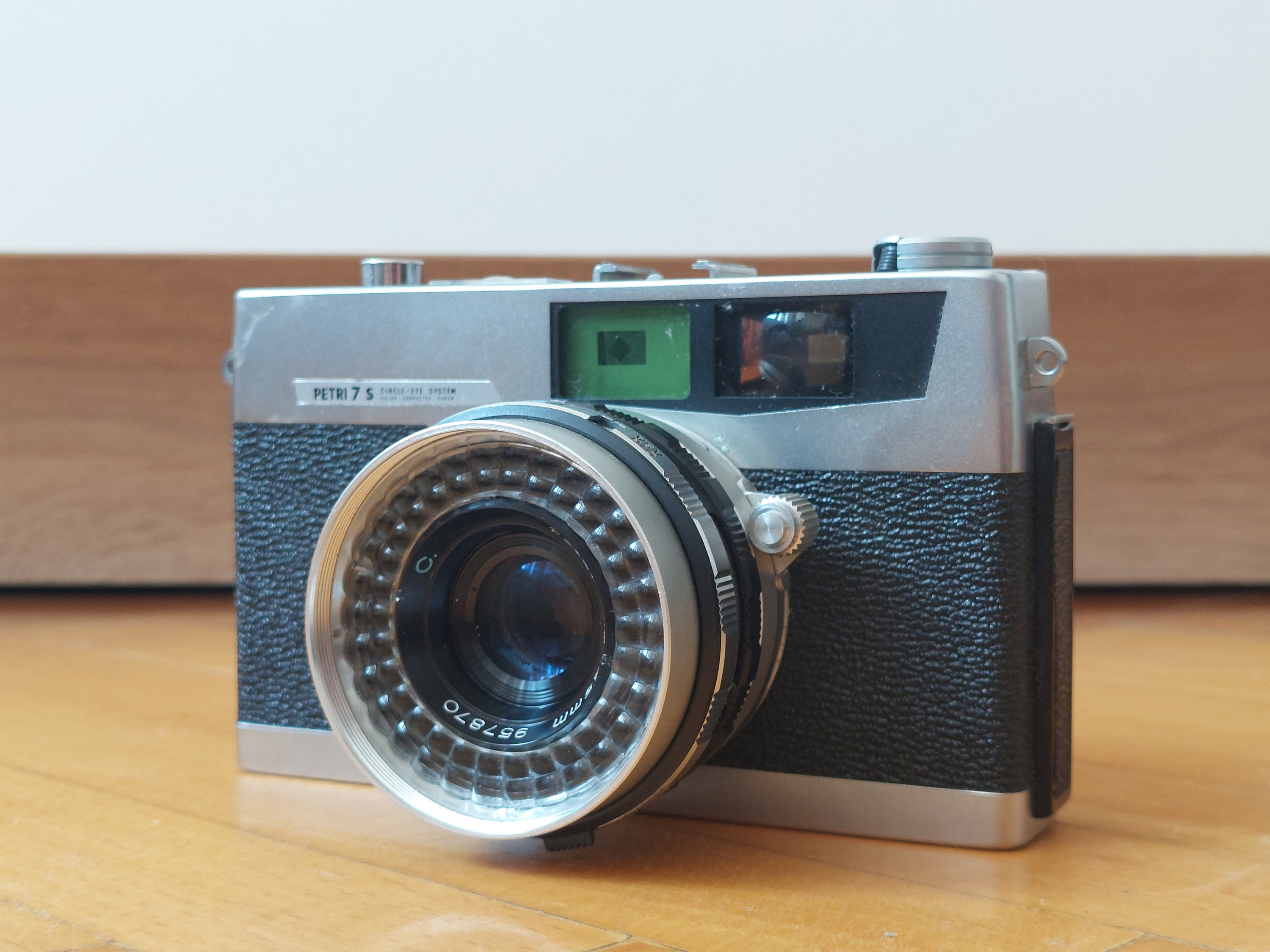 PETRI 7S - Vintage 35mm Film Camera Made in Japan in 60's PETRI 7S - Vintage 35mm Film Camera Made in Japan in 60's