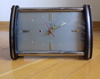 Vintage Mechanical Alarm Clock/Wind-up desk alarm clock from China. Old China Diamond Clock from 70's