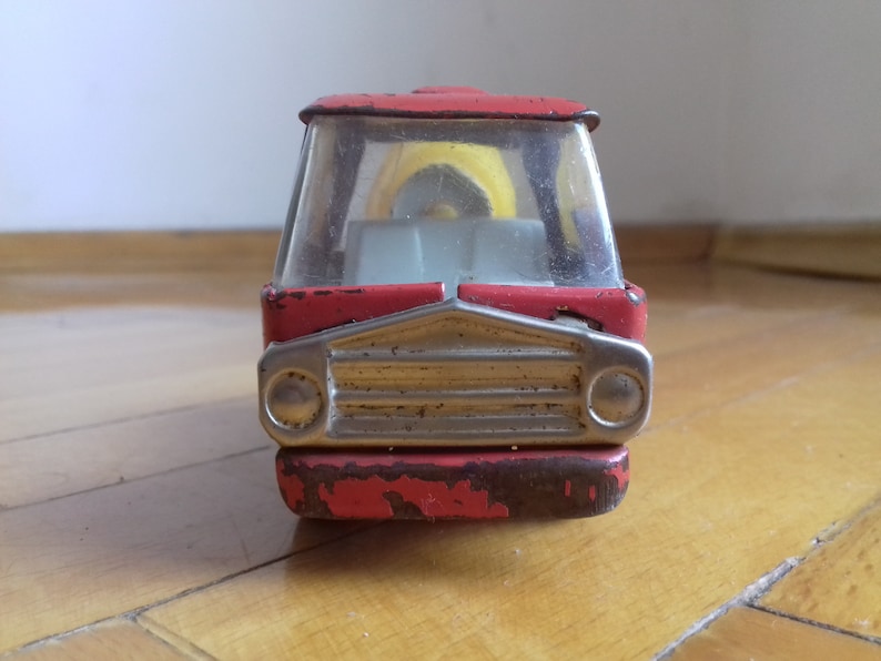 Vintage Plastic Metal Red /& Yellow Cement Concrete Mixer Truck Made in Japan