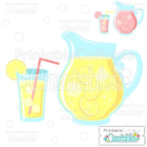 Puede incluir: Una jarra y un vaso de limonada con rodajas de limón. La jarra es azul y amarilla con un líquido amarillo en su interior. El vaso es azul con un líquido amarillo en su interior y una pajita rosa.