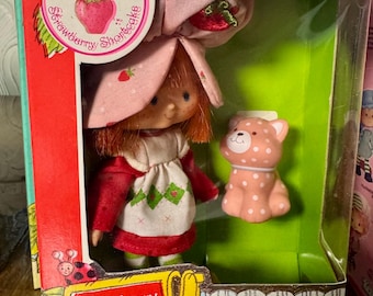 Vintage NIB Strawberry Shortcake Dolls-1980’s Memorabilia