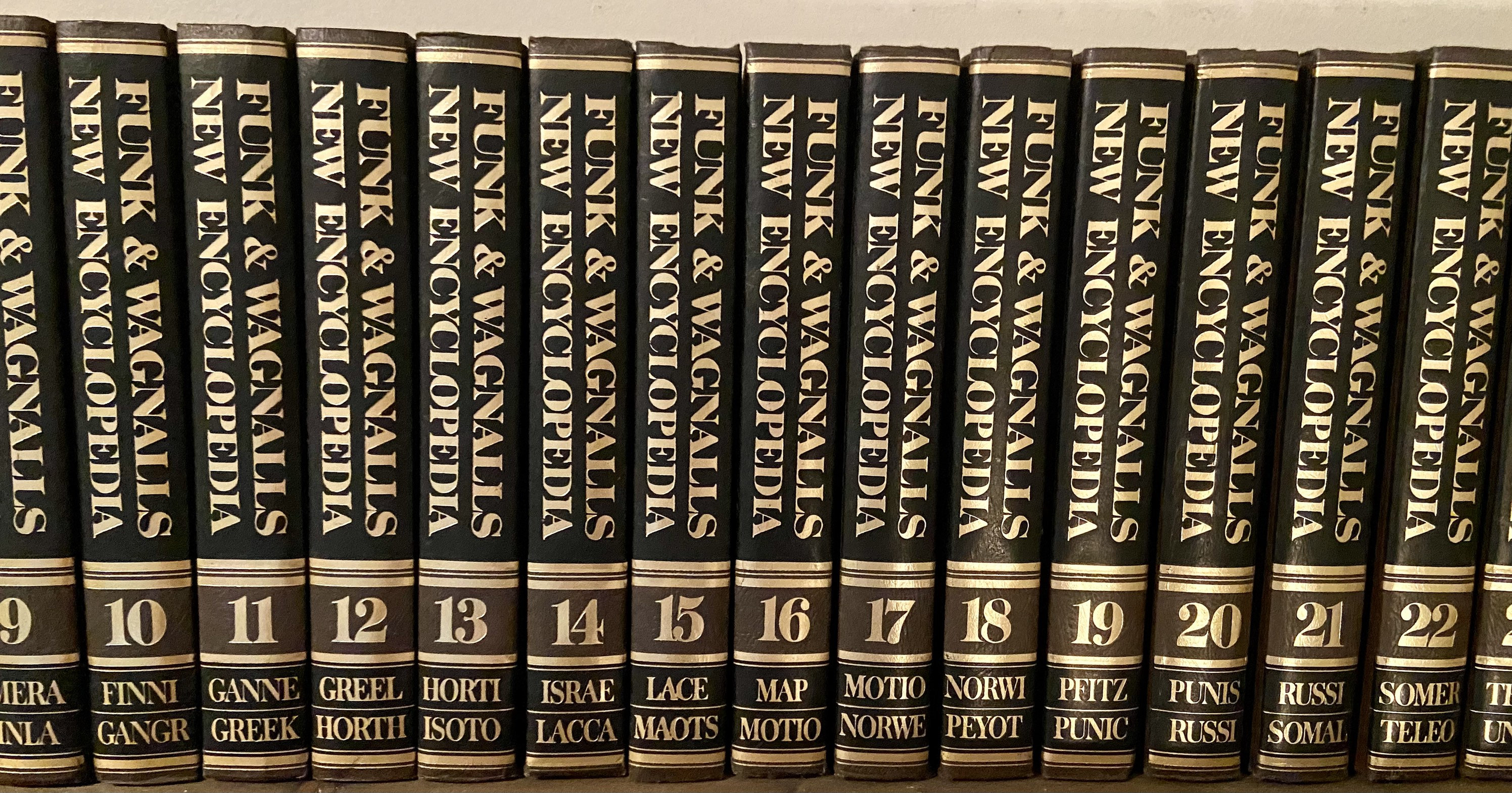 【27冊セット】洋書　雑誌　ニードルワーク＆クラフト アメリカ 英語1983年～ Encyclopedia of Embroidery from Scandinavia and Western Europe