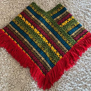 VTG Poncho/1970’s Shawl/Winter Wear/Vtg 1970’s Fashion/Fall Shawl/Colorful Shawl/One of a kind Fashion/Small Medium Poncho/Winter Wrap
