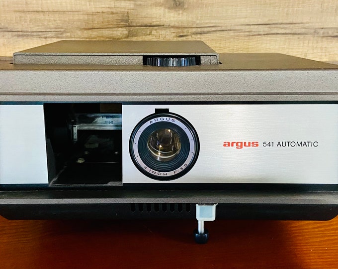 Argus 541 Automatic Slide Projector/35mm Slide Projector/vintage