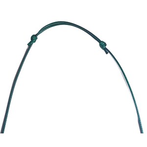 Puede incluir: Un cord&oacute;n verde oscuro con dos nudos en los extremos.