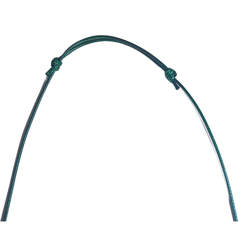Puede incluir: Un cord&oacute;n verde oscuro con dos nudos en los extremos.