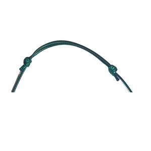 Puede incluir: Un cord&oacute;n verde oscuro con dos nudos en cada extremo.