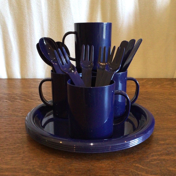 Picnic Dish Set - Navy Blue - Set of 4 - Kid’s Dishes - Vintage