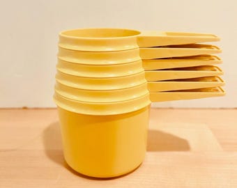 Vintage Tupperware Measuring Cup Set, Harvest Yellow 1970s Kitchen, Complete 6 Piece Nesting Set, Retro Foodie Gift, MCM Kitchenware