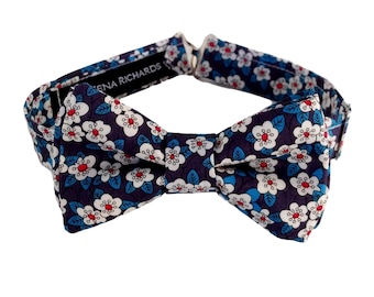 Navy floral bow tie for toddlers, for baby, Liberty London Ffion print bow ties for boys