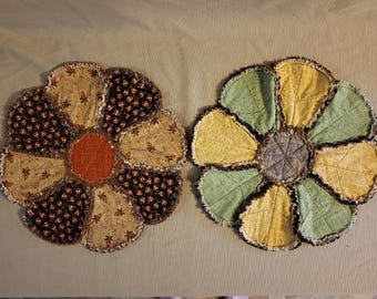 Auswahl an Primitive Fall Rag Quilt 16 "Candle Mat Herzstück Land Rustikale Blumen Tonal