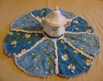 Daisies On Blue 20" Rag Quilt Candle Mat Table Centerpiece Floral