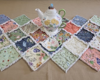 Sunny Garden XL V-End Diamond Rag Quilt Table Runner 18" x 52"