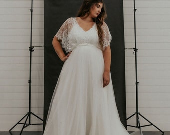 Ivory Lace and Tulle Boho Wedding Dress with Sleeves