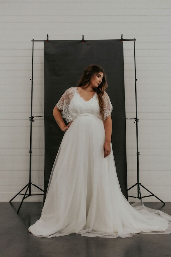 Ivory Lace and Tulle Boho Wedding Dress with Sleeves