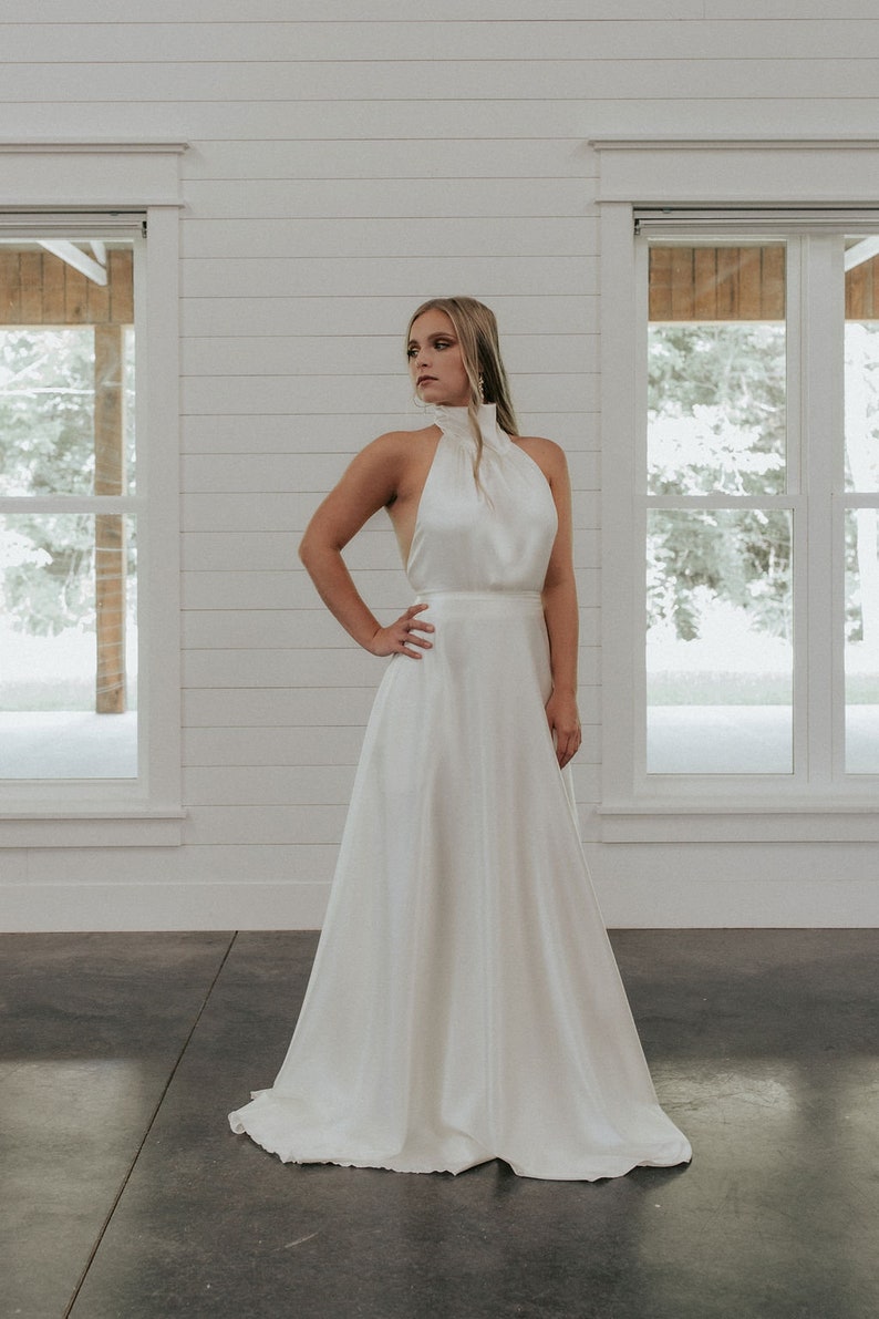 Elegant Wedding Reception Halter Dresses for Timeless Style