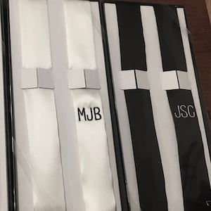 Groom Groomsmen Gift - Hand Embroidered Monogrammed Silk Suspenders Custom Wedding Gift for Men bild 5