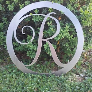 Round Monogrammed Metal Sign /Monogram Metal Sign/ Door Hanger/ Front Porch Decor/ Housewarming Gift/ Metal Monogram/ Monogram Wall Art