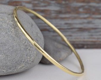 brass bangle bracelet, skinny hammered brass stacking bangle, gold modern minimalist thin everyday bracelet, gift for her, free shipping
