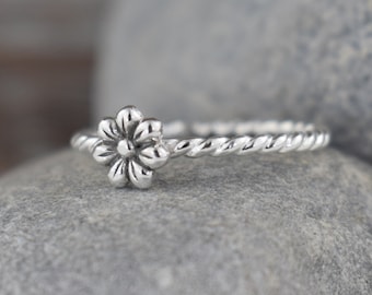 sterling silver daisy flower ring