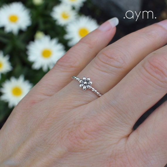 Daisy Flower Ring