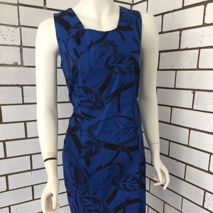Sleeveless Navy Blue Retro 80&#39;s Floral Printed Shift Summer Dress
