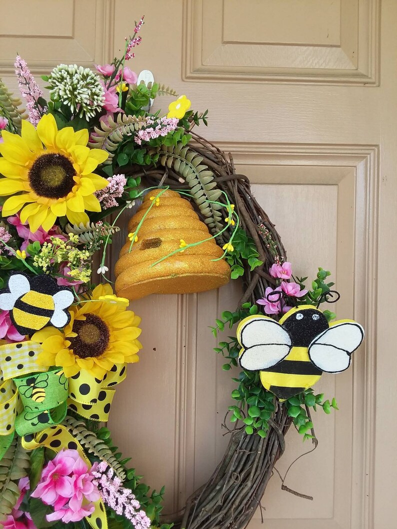 Whimsical Oval Bumble Bee Grapevine Front Door Wreath - Etsy