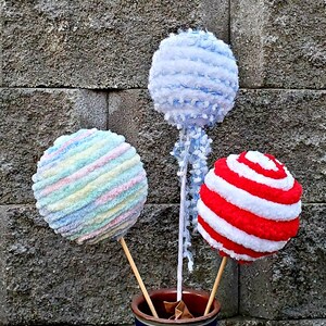 Fake Bake Yarn Lolipops Wreath Decor~ Candyland Christmas Decor