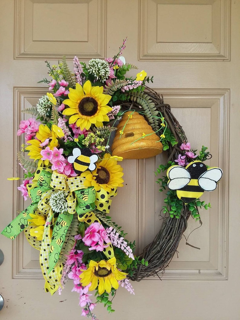 Whimsical Oval Bumble Bee Grapevine Front Door Wreath - Etsy