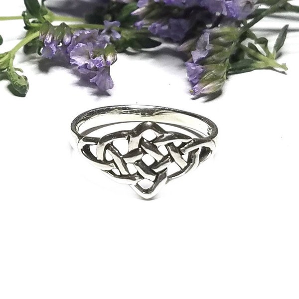 Celtic Knot Ring~Silver Celtic Endless Knot Ring~Infinity Irish Knot Ring~Celtic Love Knot Ring~Silver Womens Celtic Ring~Trinity  Knot Ring