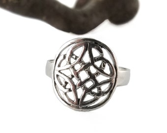 Celtic Knot Ring~Silver Celtic Infinity Knot Ring~Celtic Knotted Promise Ring~Mens Round Celtic Ring~Woven Trinity Knot Ring~Gift for Her