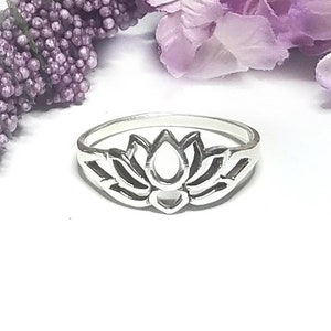 Lotus Ring~Sterling Silver Lotus Ring~Lotus Flower Ring~Blooming Lotus Flower~Yoga Inspired~Lotus Jewelry~Promise Ring~Gift for Her