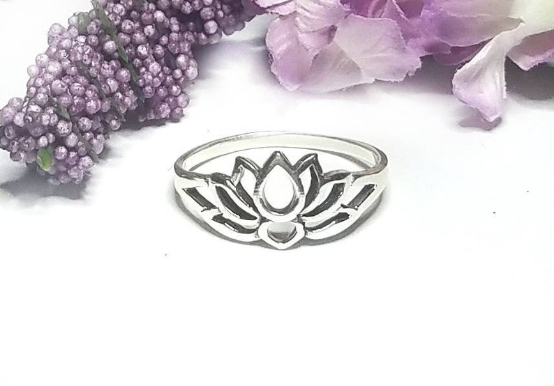 Lotus Ring~Sterling Silver Lotus Ring~Lotus Flower Ring~Blooming Lotus Flower~Yoga Inspired~Lotus Jewelry~Promise Ring~Gift for Her 