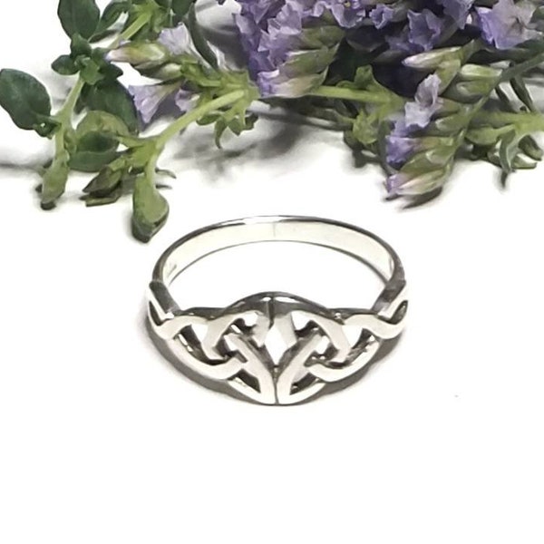 Celtic Ring~Silver Celtic Double Trinity Knot Ring~Knotted Ring~Irish Knot Ring~Celtic Knot Ring~Promise Ring~Woven Knot Ring~Gift for Her