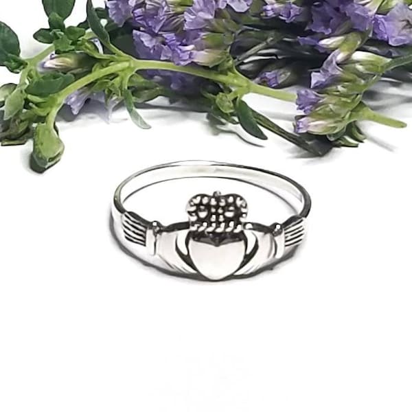Claddagh Ring~Silver Irish Claddagh Ring~Celtic Knot Ring~Promise Ring~Wedding Ring~Friendship Ring~Gift For Wife~Girlfriend Gift