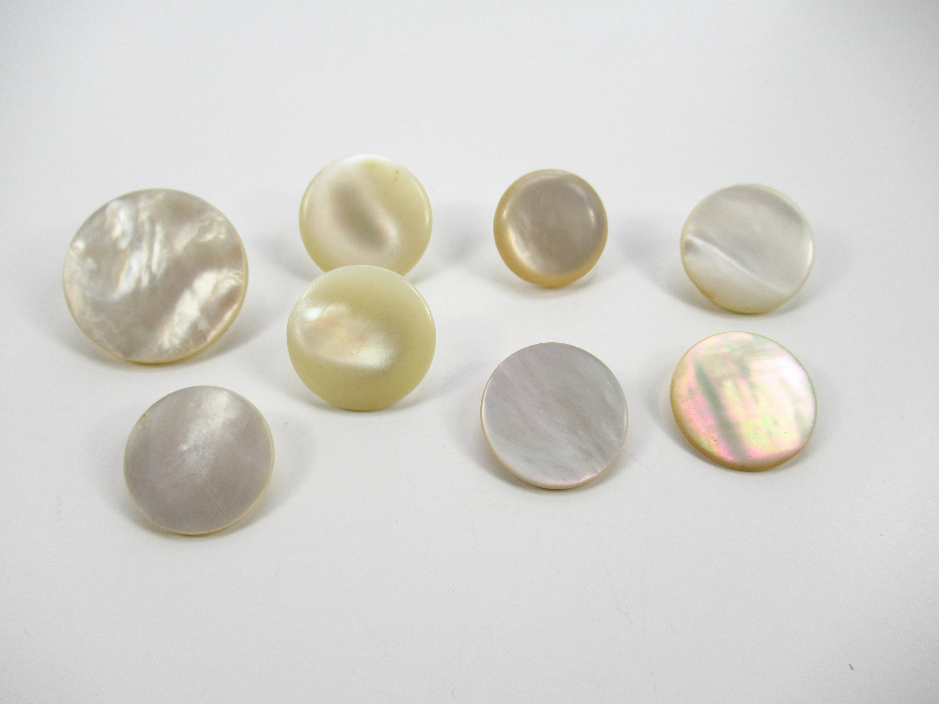 Mother of Pearl 2 Hole 3/4 (19mm) 30L Vintage Shell Buttons #904