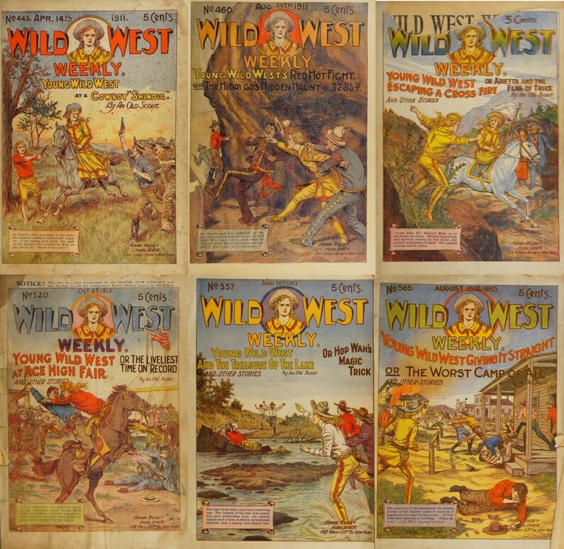 Pu&ograve; includere: Una collezione di sei copertine di fumetti vintage di Wild West Weekly. Ogni copertina presenta un'illustrazione diversa di cowboy, cavalli e scene d'azione. Le copertine sono stampate a colori e hanno un aspetto ingiallito e invecchiato.