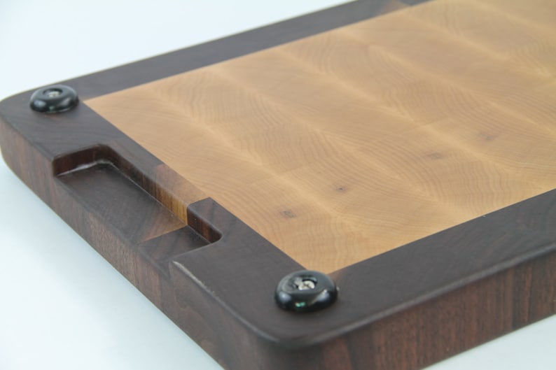 No slip bottom and easy grip For Chefs! Handcrafted Wood Cutting Board Walnut /& Maple End Grain Cook like a pro with this board
