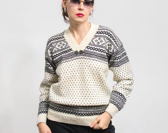 Nordic Fair Isle Wool V Neck Vintage Sweater | women's size M