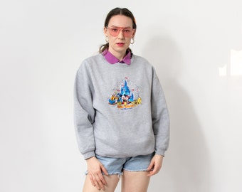 Embroidered Mickey Inc sweatshirt Vintage 90s Disney graphic oversized women size L