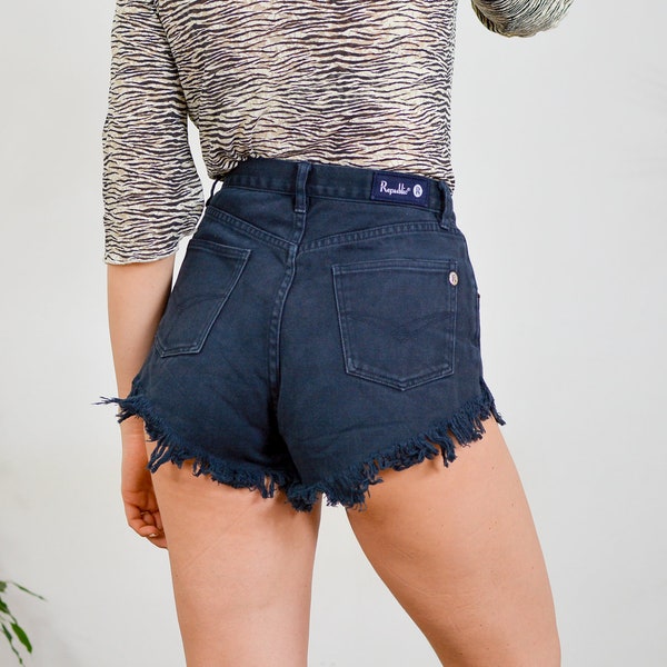 République haute cintrée W29 Vintage coupure Denim Short effilochée femme coupé des années 1990 denim M Medium