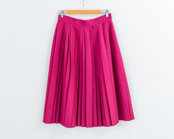 Pink pleated skirt 90s hotsell